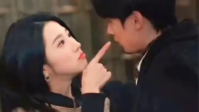 總裁夫人當(dāng)膩了，今天開(kāi)始好好打工(全集)